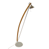 Lampa podłogowa Tord Björklund IKEA lata 90 – widok ogólny, metal i drewno